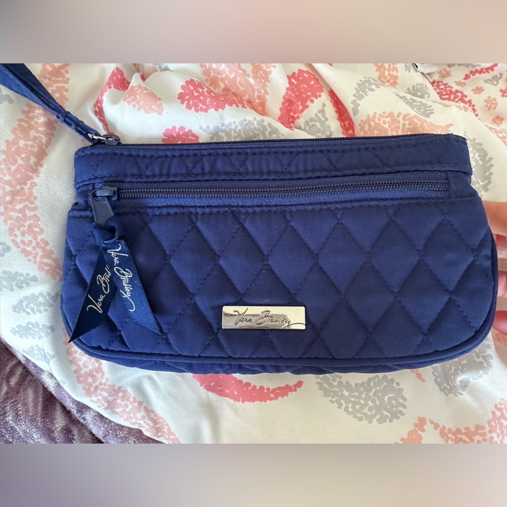 Vera Bradley wristlet - Picture 1 of 4
